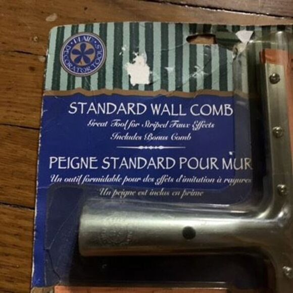 Plaid Decorating Tools Standard Wall Comb - Picture 2 of 3